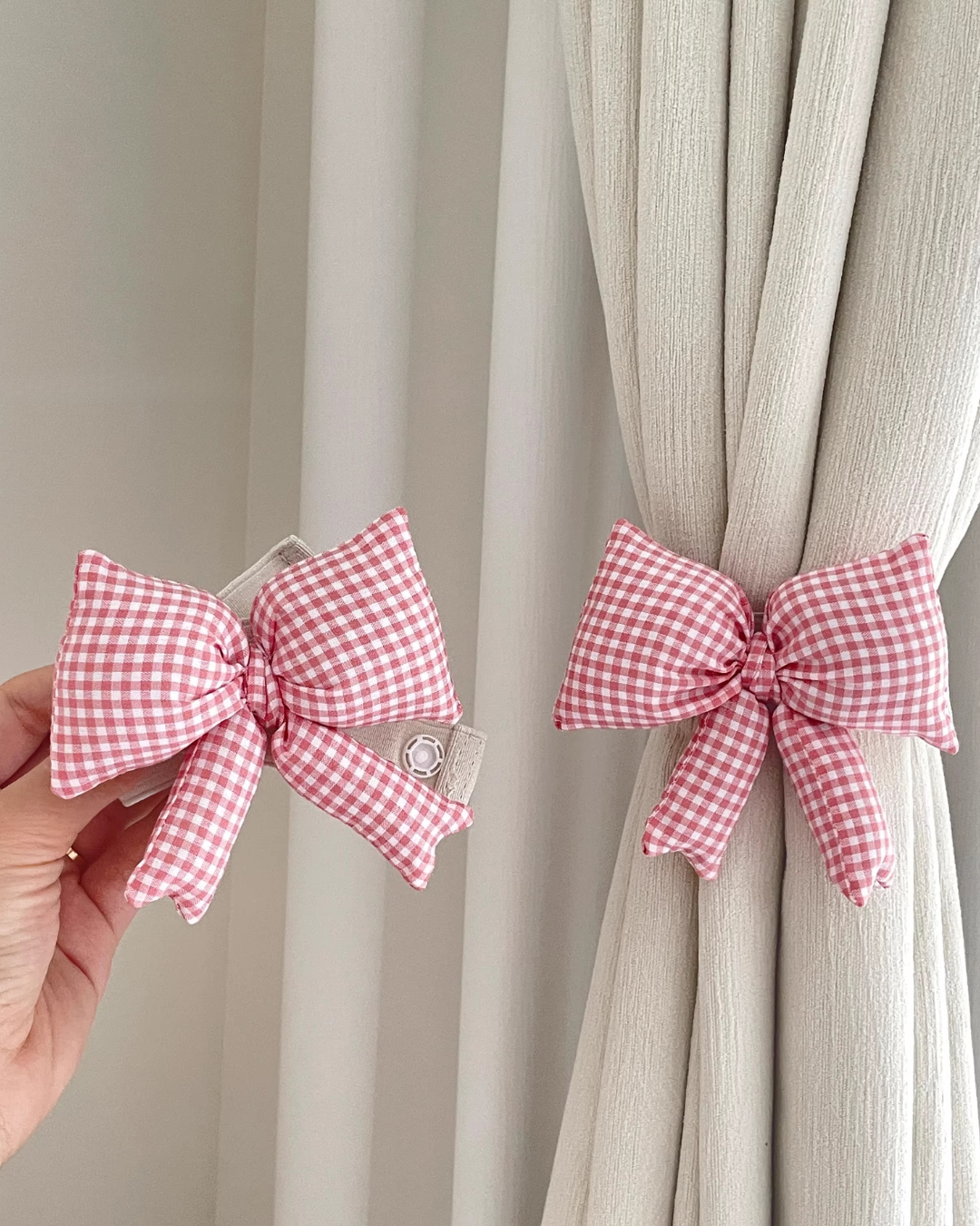 bow curtain tiebacks