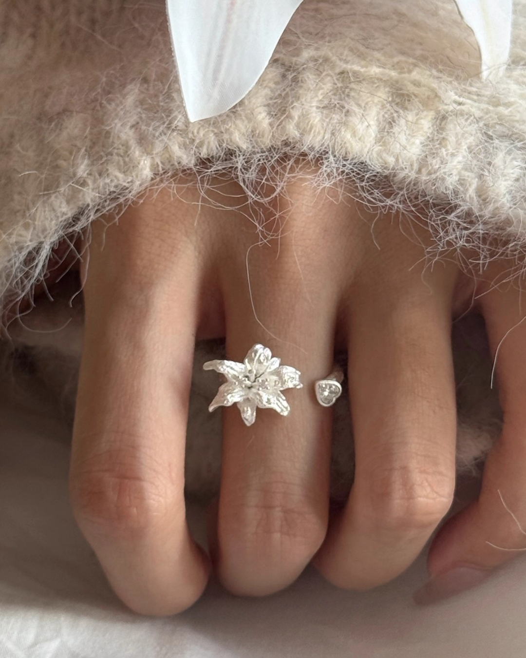 lily flower ring