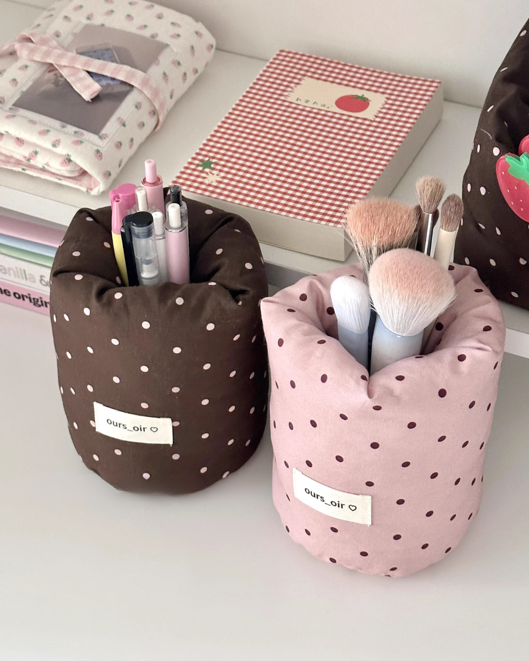 polka dot quilted brush holder