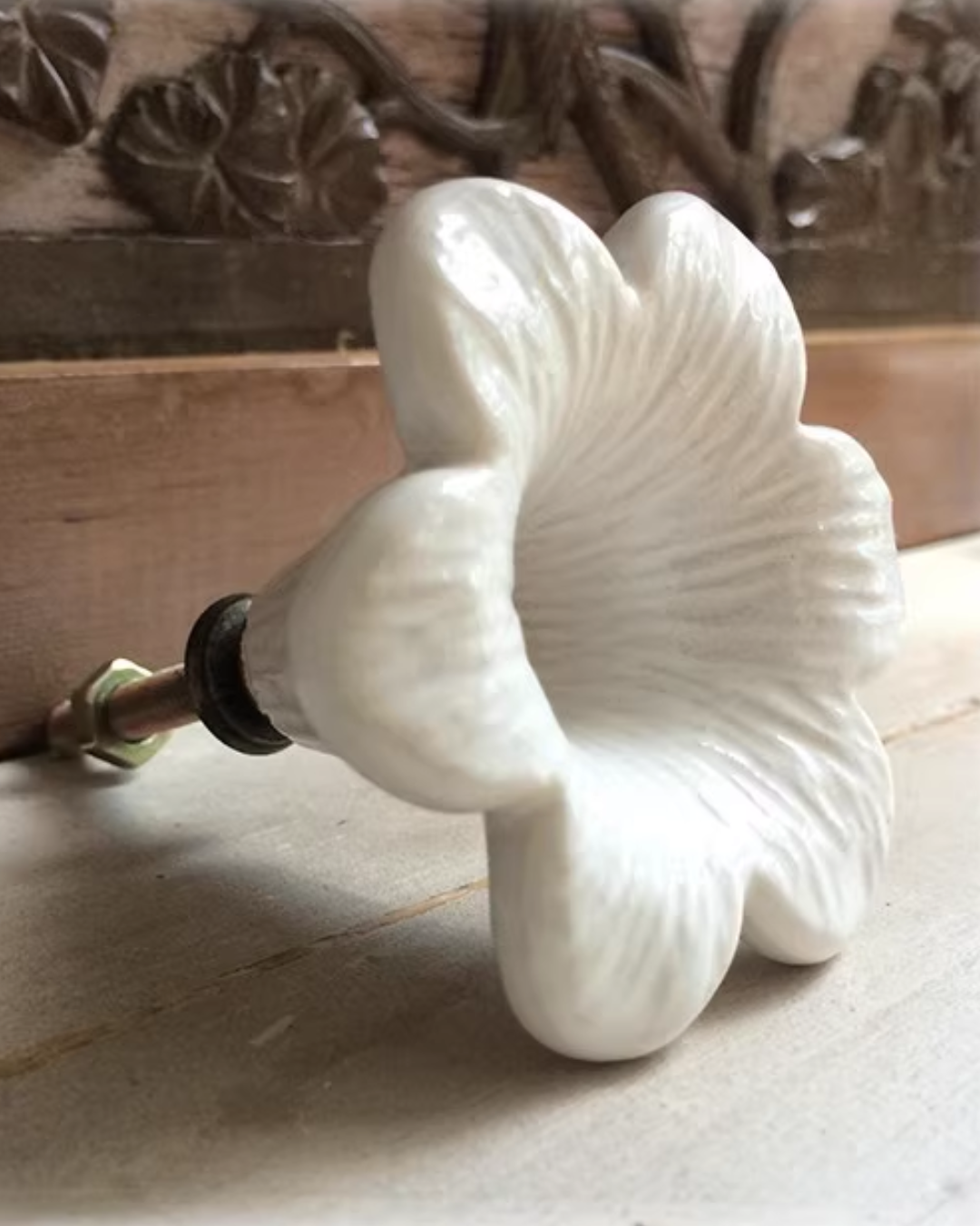 ceramic lily door/cabinet knob
