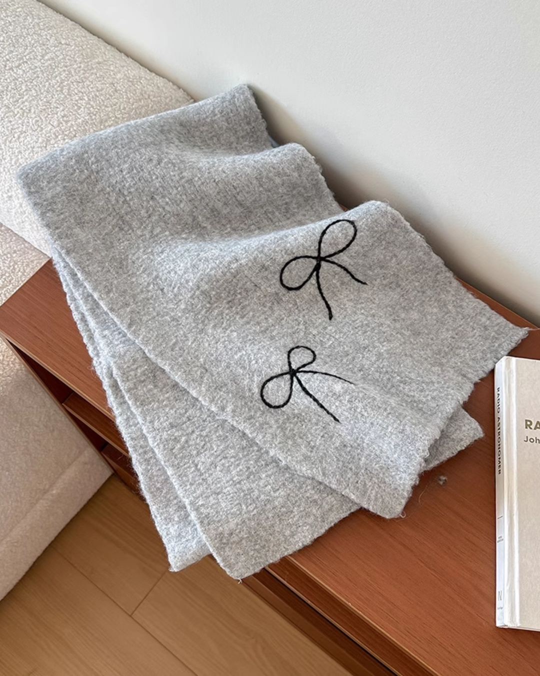bow embroidery knitted scarf