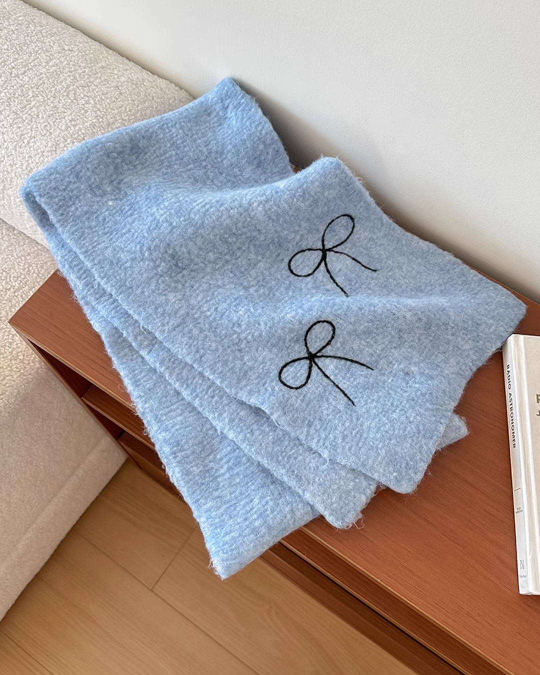 bow embroidery knitted scarf