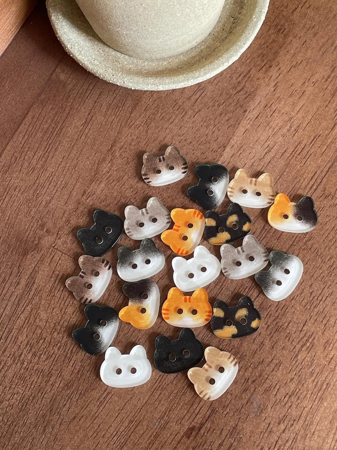 cat buttons š¾