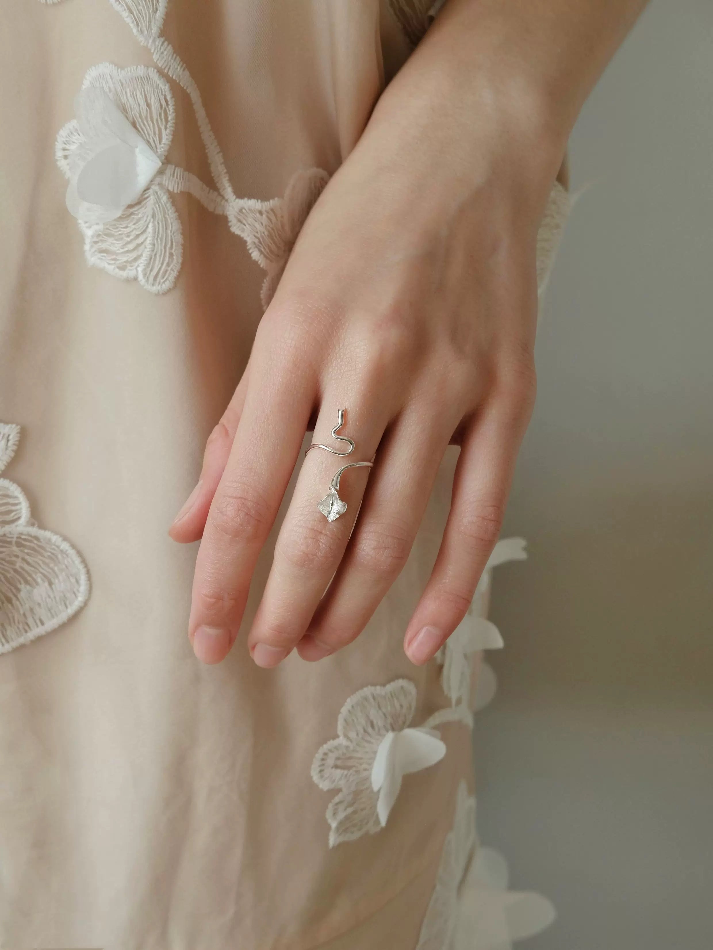 calla lily ring
