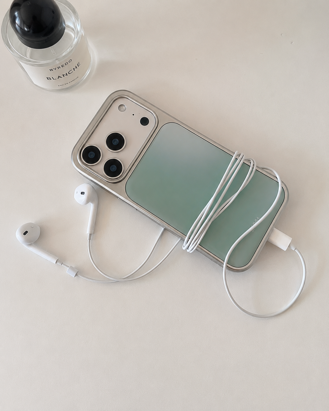 gradient aura phone case