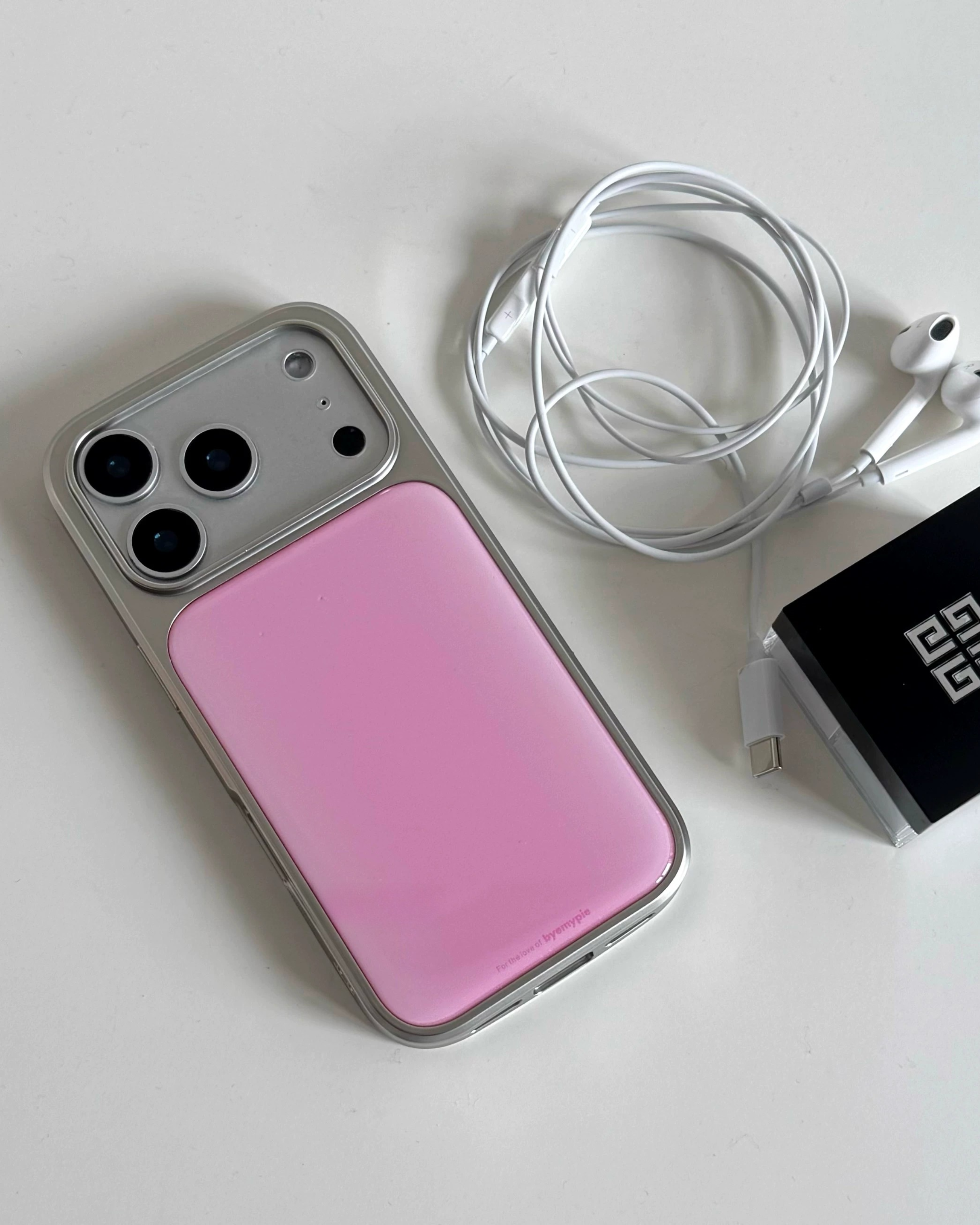 gradient aura phone case