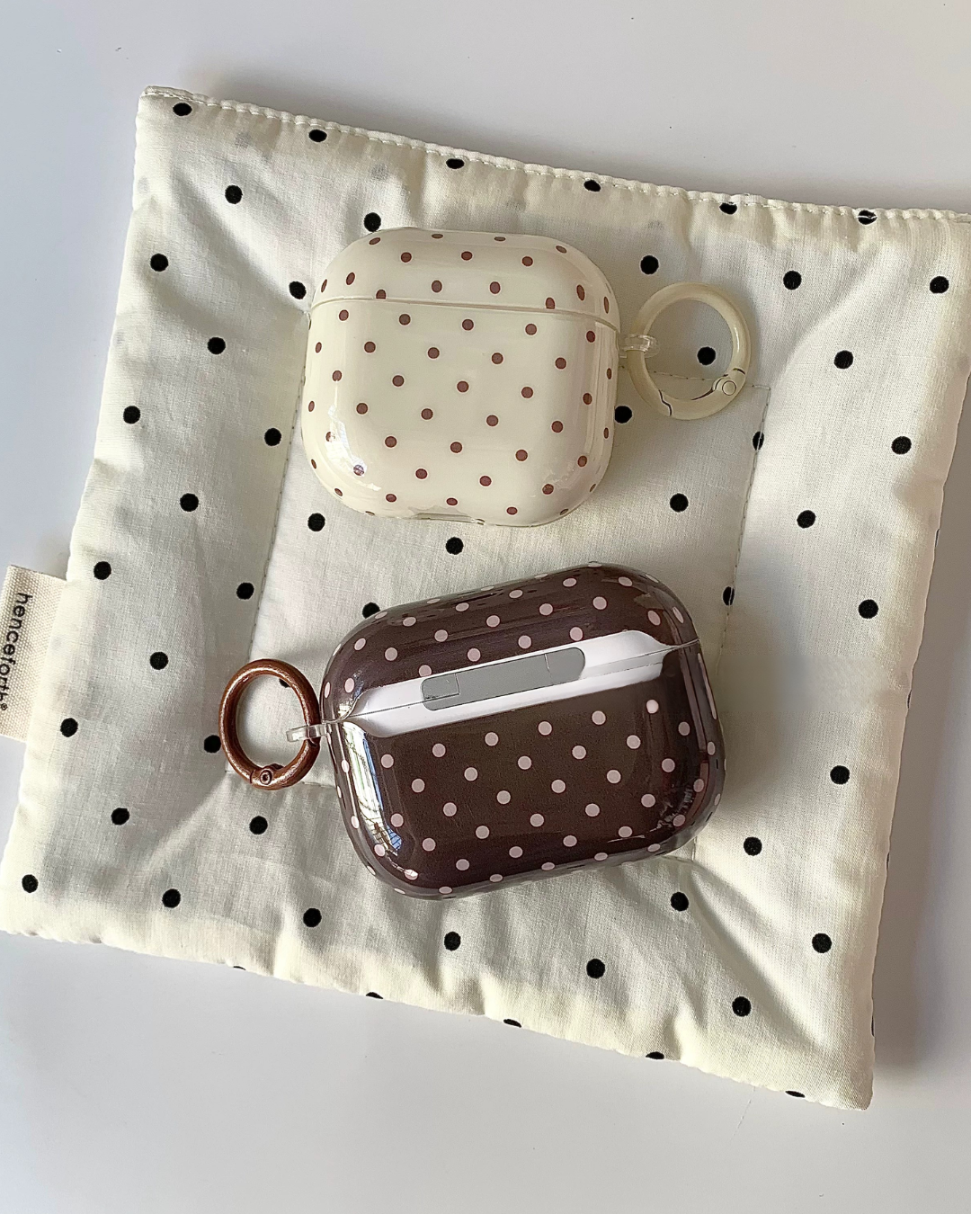 Polka latte airpods