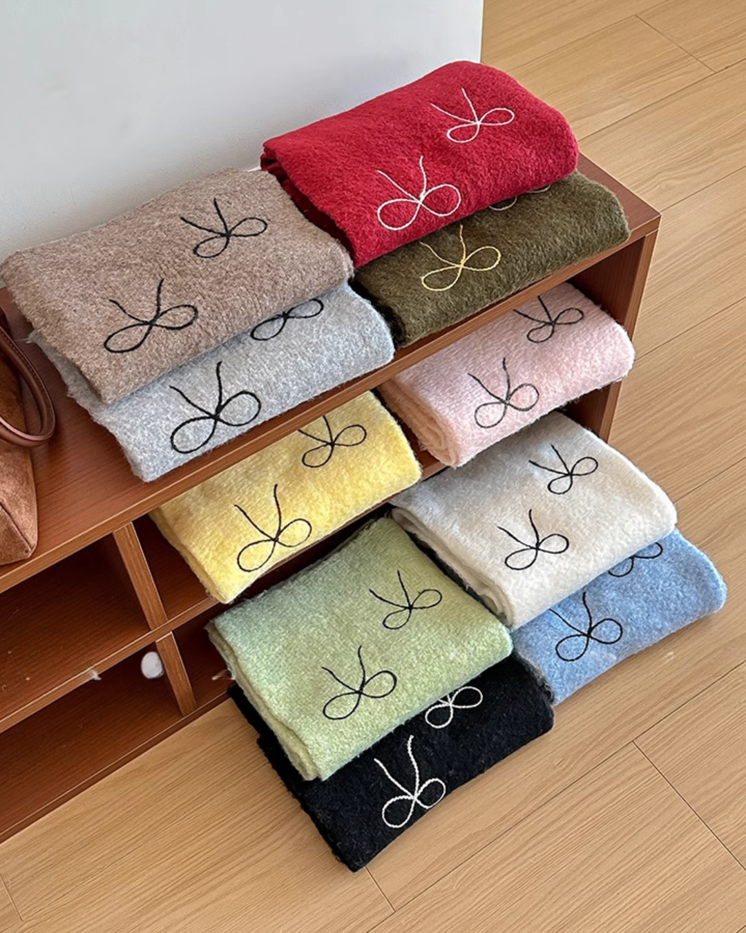 bow embroidery knitted scarf