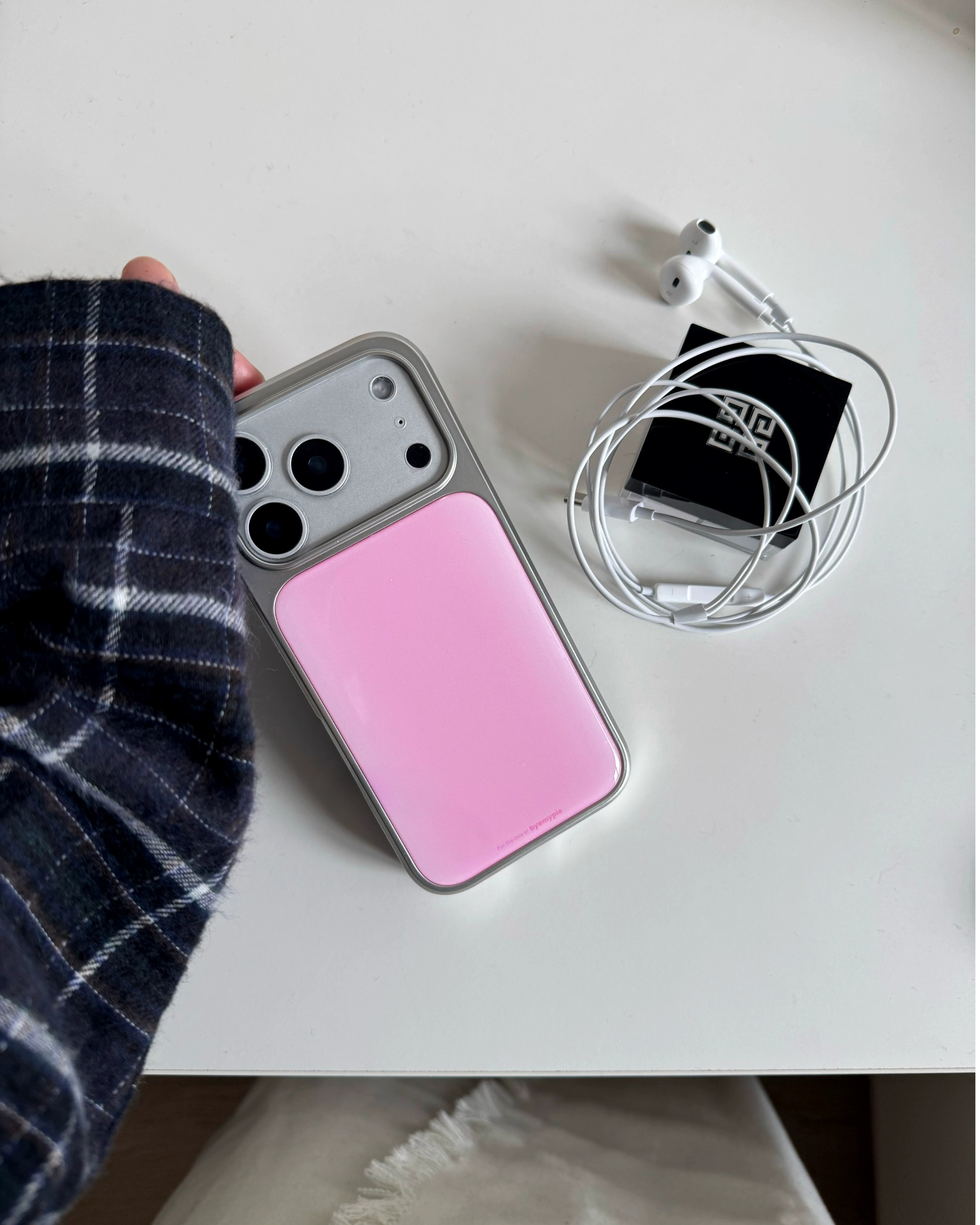 gradient aura phone case
