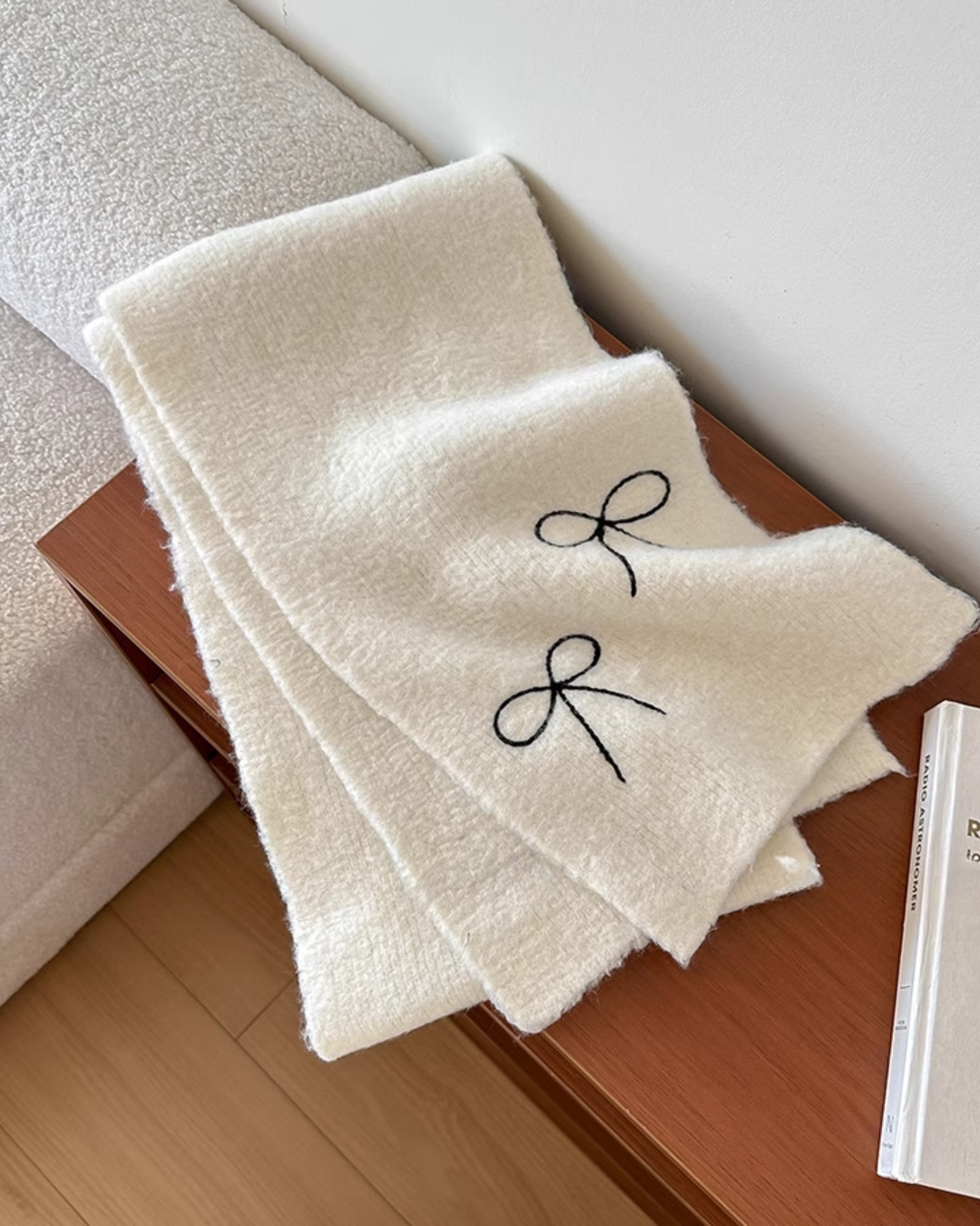 bow embroidery knitted scarf