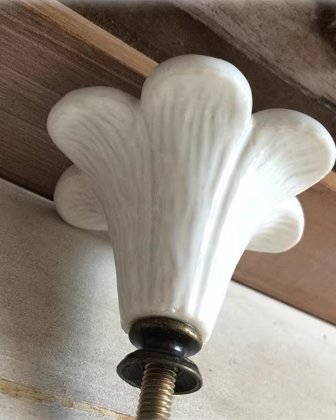 ceramic lily door/cabinet knob