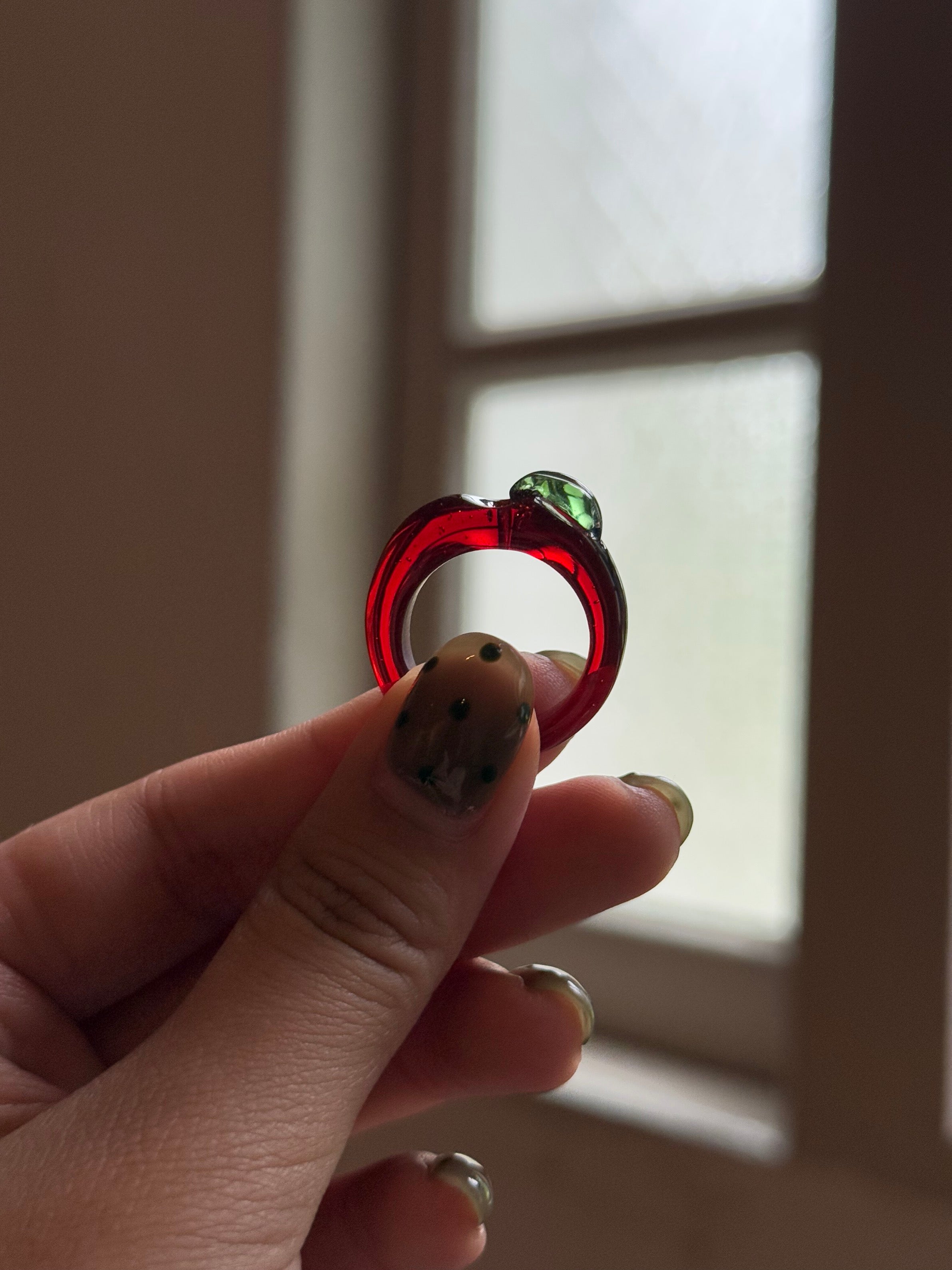 glass apple ring 🍎