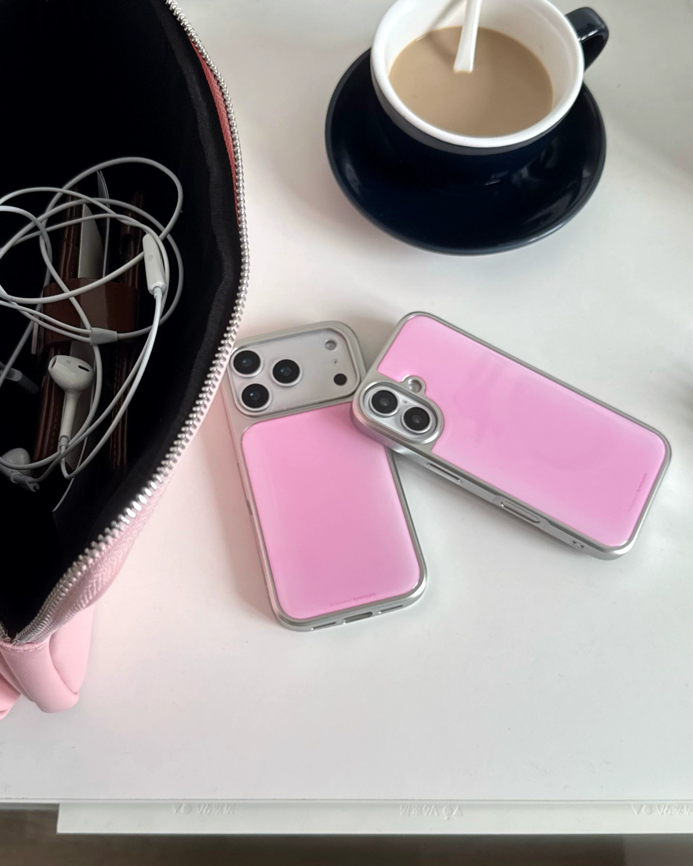 gradient aura phone case