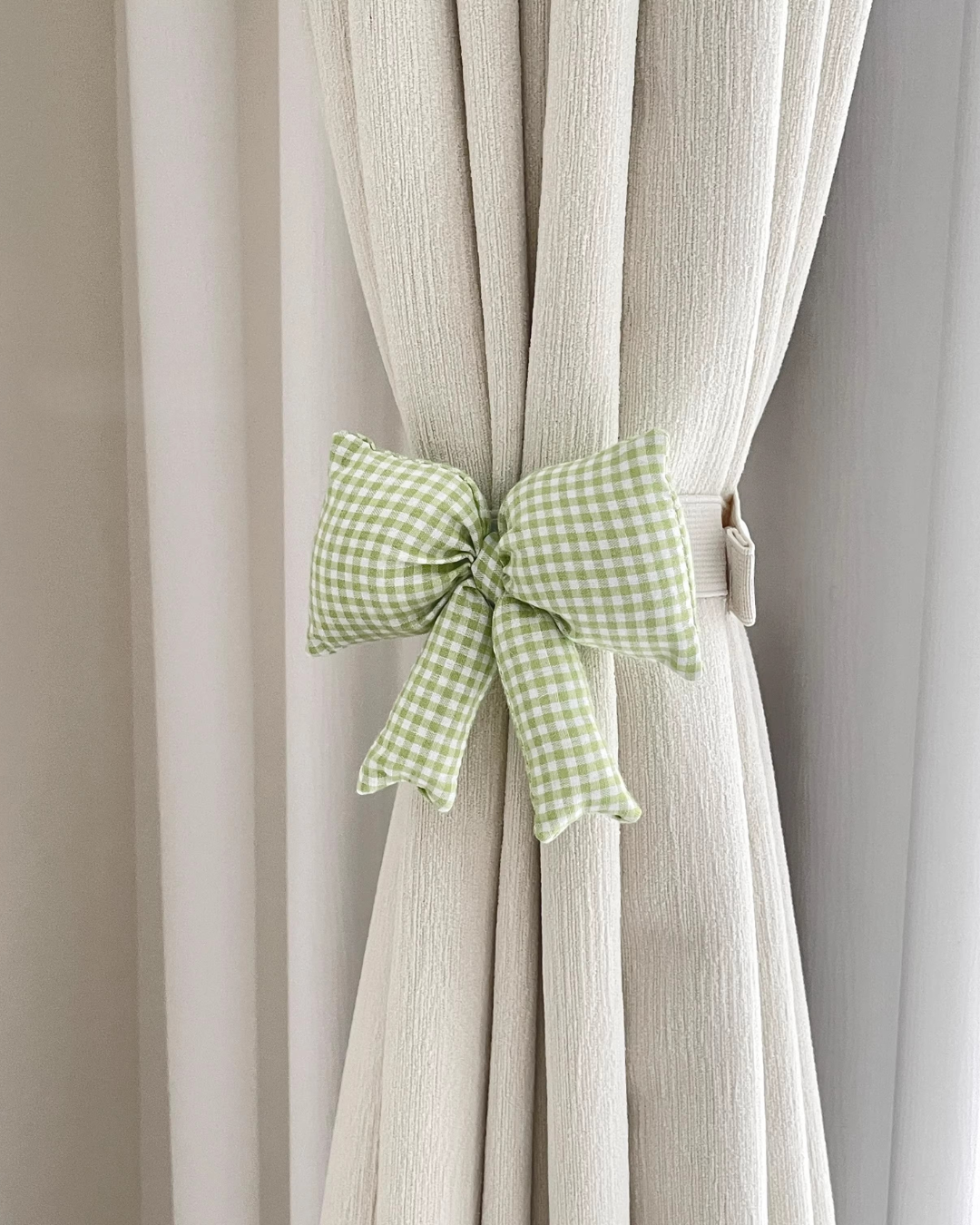 bow curtain tiebacks