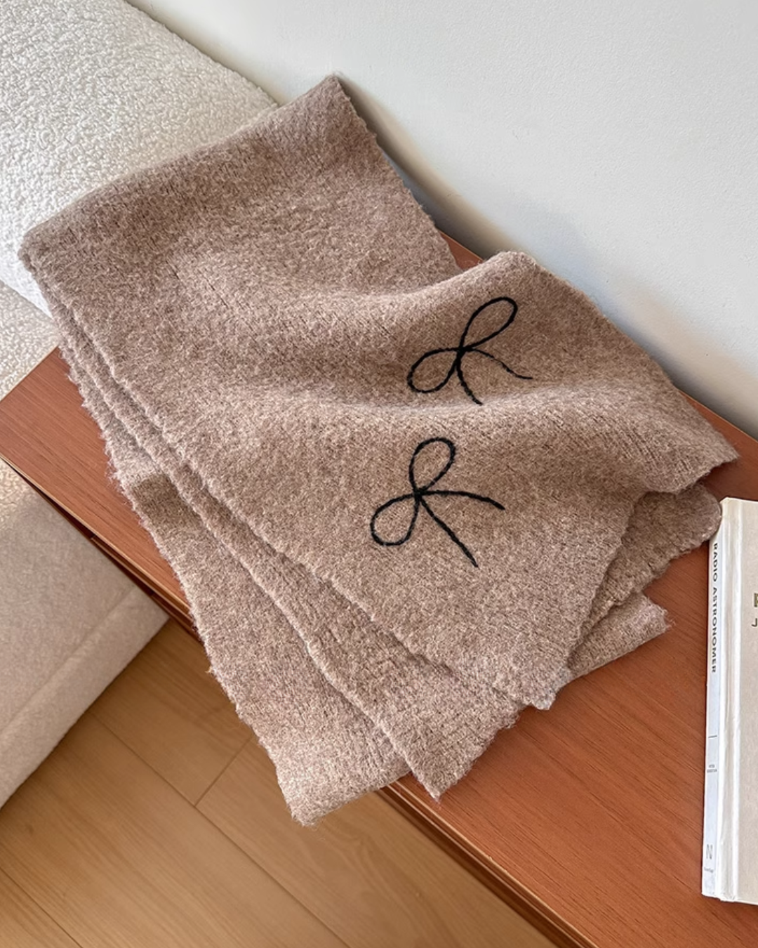 bow embroidery knitted scarf