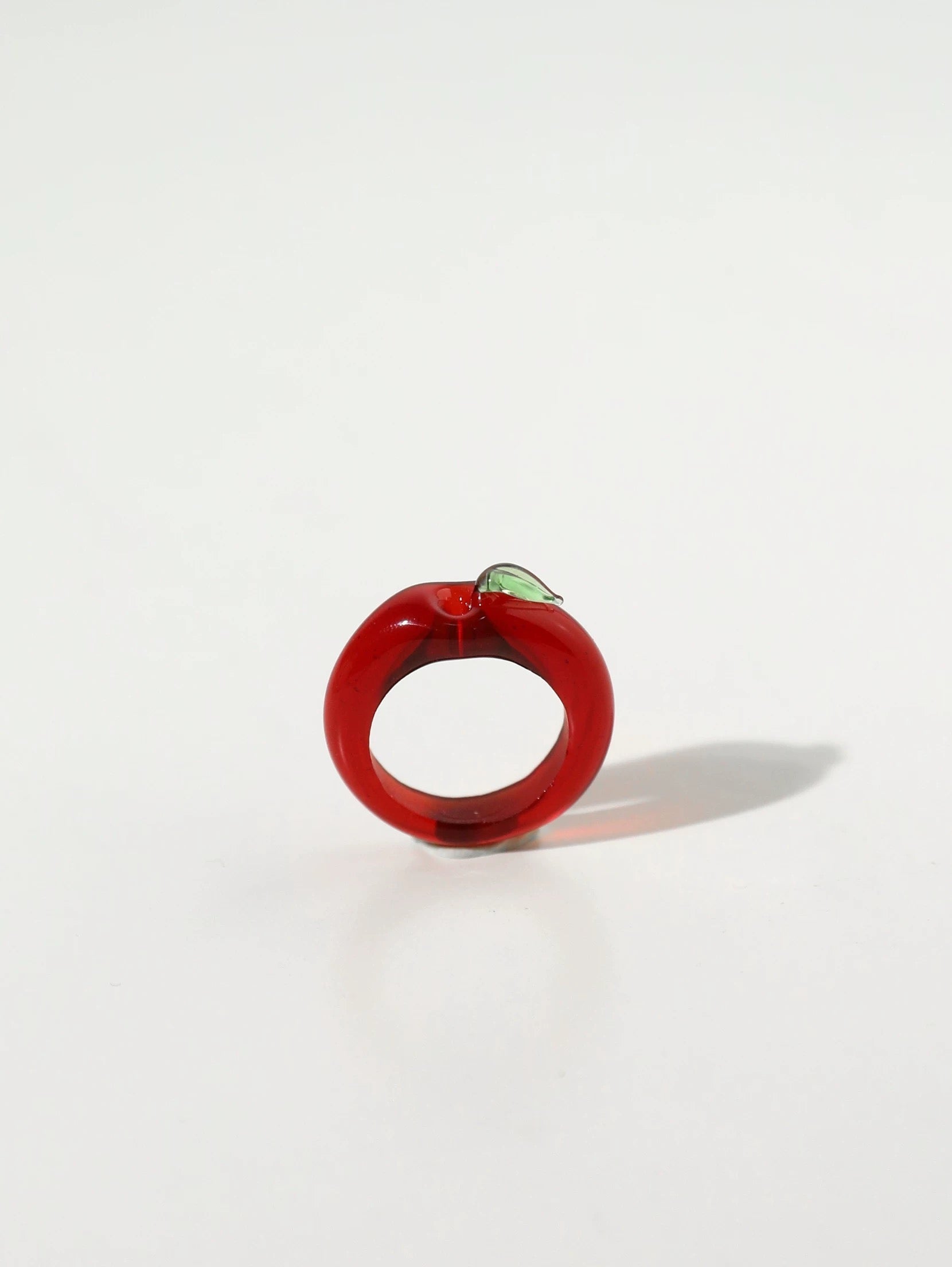 glass apple ring 🍎