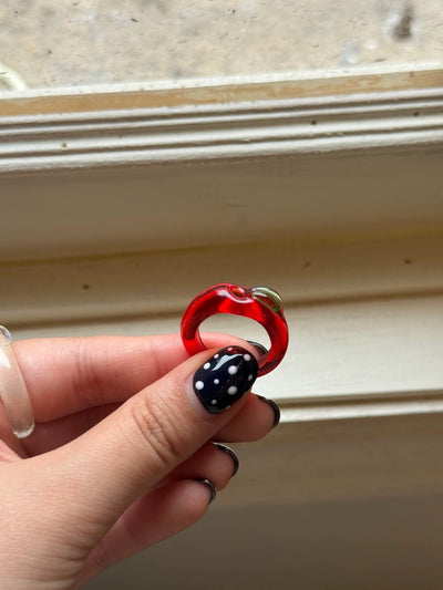 glass apple ring 🍎