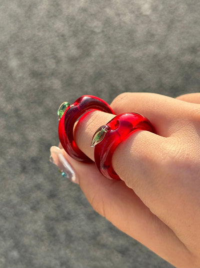 glass apple ring 🍎
