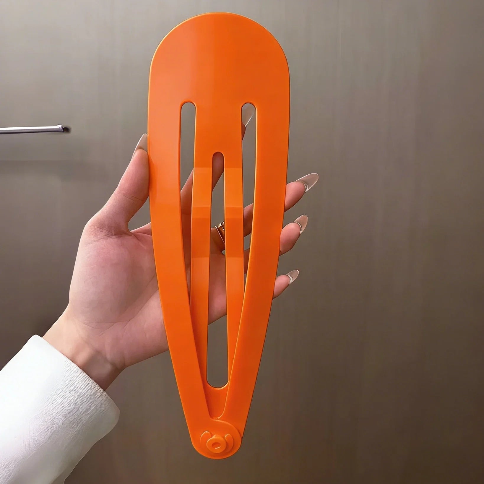 giant hair clip
