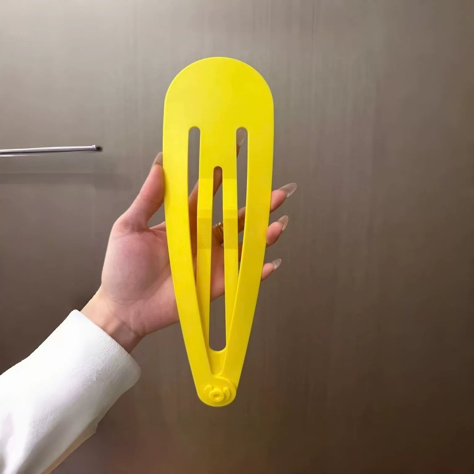 giant hair clip