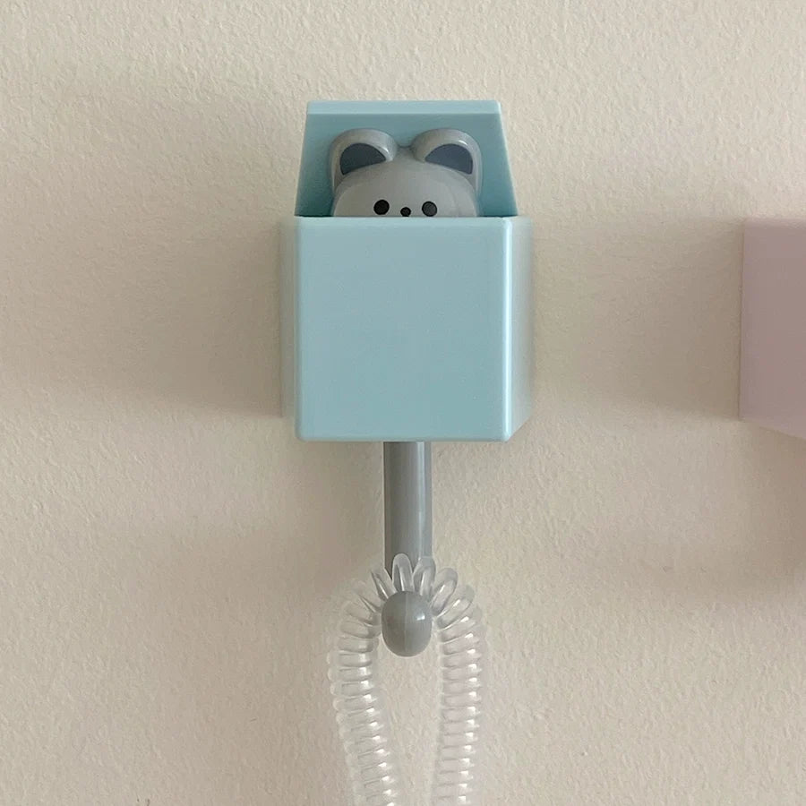 animal peekaboo hanger