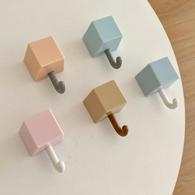animal peekaboo hanger